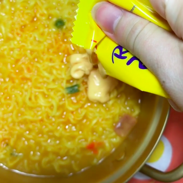 濃濃車打芝士 韓國人氣Real Cheese拉麵