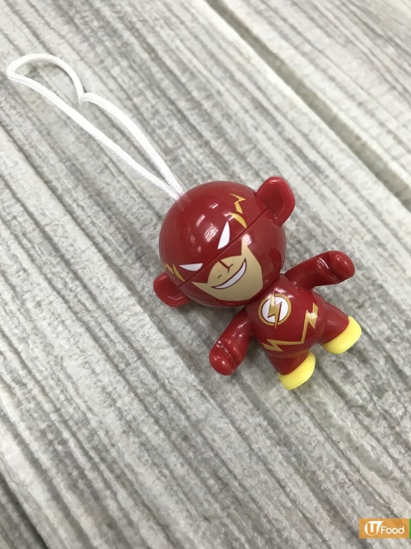 Kinder奇趣蛋全新系列！100%Hello Kitty／正義聯盟玩具