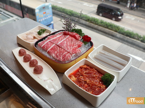 連鎖川式火鍋店海底撈正式開業！剝蝦美甲擦鞋樣樣齊