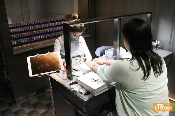 連鎖川式火鍋店海底撈正式開業！剝蝦美甲擦鞋樣樣齊