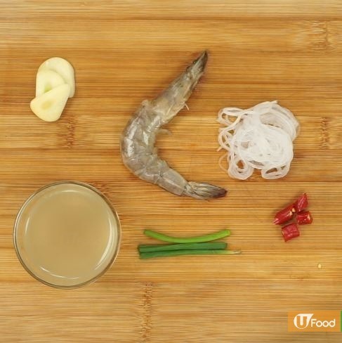 懶人一煲搞掂 沙嗲鮮蝦粉絲煲