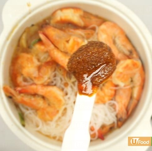 懶人一煲搞掂 沙嗲鮮蝦粉絲煲