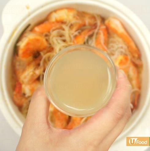 懶人一煲搞掂 沙嗲鮮蝦粉絲煲