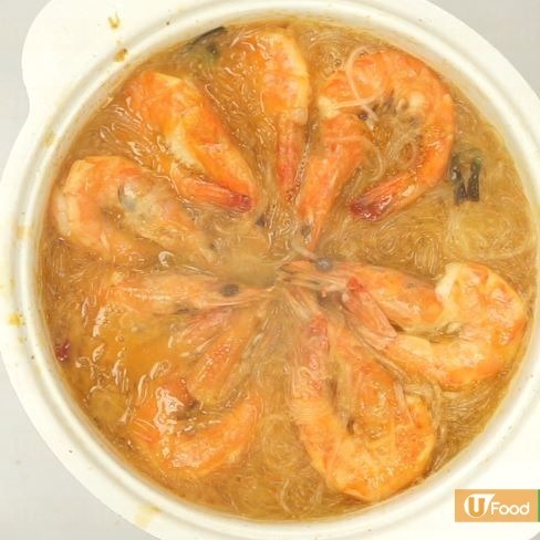 懶人一煲搞掂 沙嗲鮮蝦粉絲煲