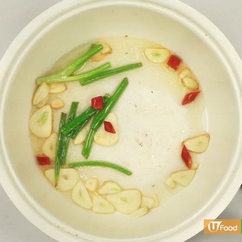 懶人一煲搞掂 沙嗲鮮蝦粉絲煲