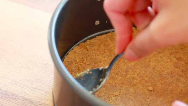 自家製無難度！免焗芝士蛋糕配果醬