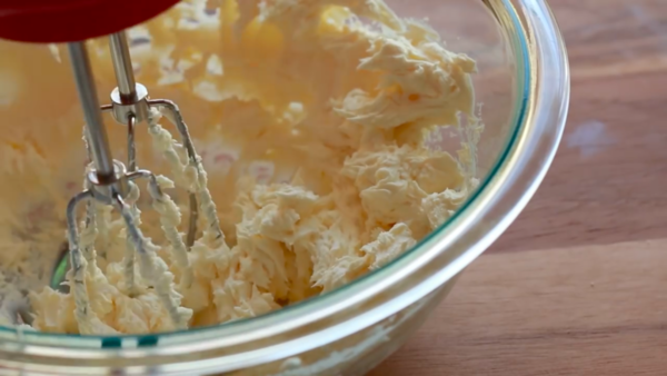 自家製無難度！免焗芝士蛋糕配果醬