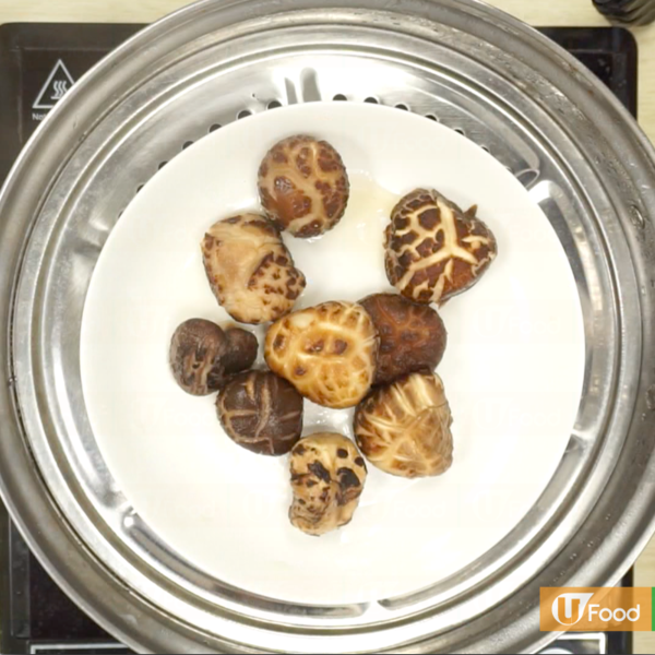 暖胃煲仔小菜 6步煮出啫啫雞煲