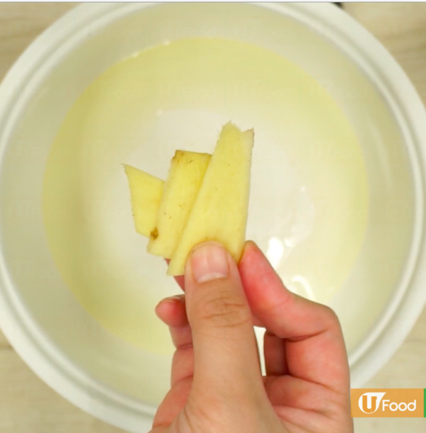 暖胃煲仔小菜 6步煮出啫啫雞煲