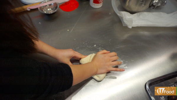 冬天熱辣辣飽肚點心 六步炮製臘腸卷