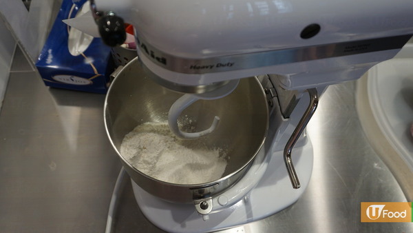 冬天熱辣辣飽肚點心 六步炮製臘腸卷