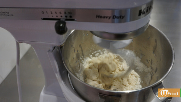 冬天熱辣辣飽肚點心 六步炮製臘腸卷