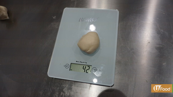 冬天熱辣辣飽肚點心 六步炮製臘腸卷