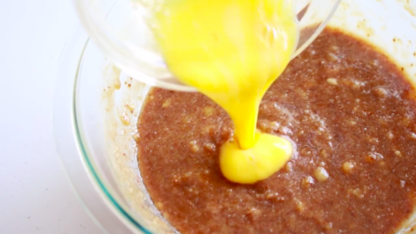 新手入門級食譜 香濃鬆軟朱古力香蕉蛋糕