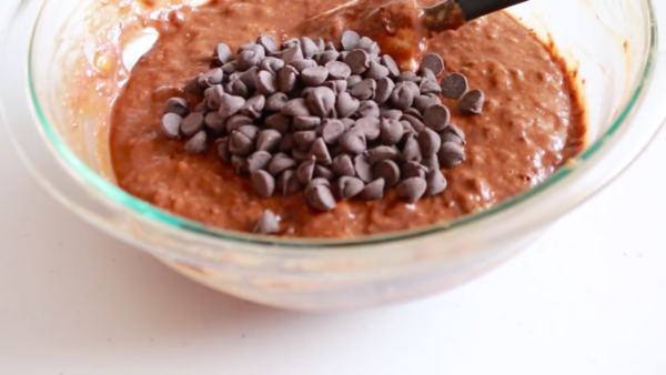 新手入門級食譜 香濃鬆軟朱古力香蕉蛋糕