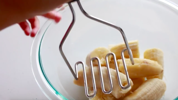 新手入門級食譜 香濃鬆軟朱古力香蕉蛋糕