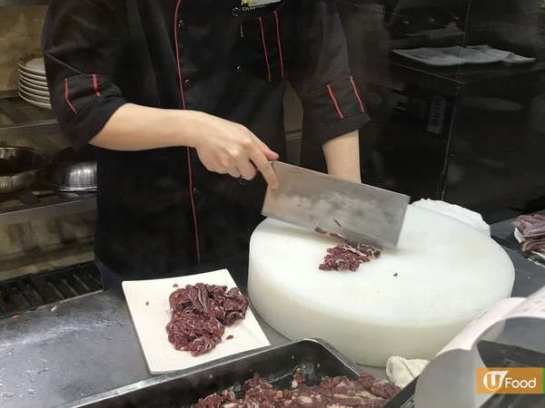 深圳潮汕牛肉火鍋 即場手切秦川牛​​​​​​​+足料湯底