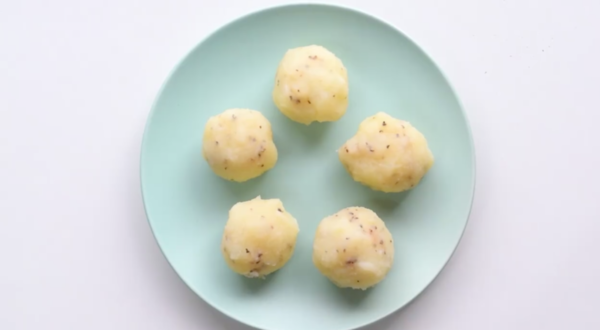 【西式食譜】3步自製香脆宵夜小食！ 爆漿芝士馬鈴薯球