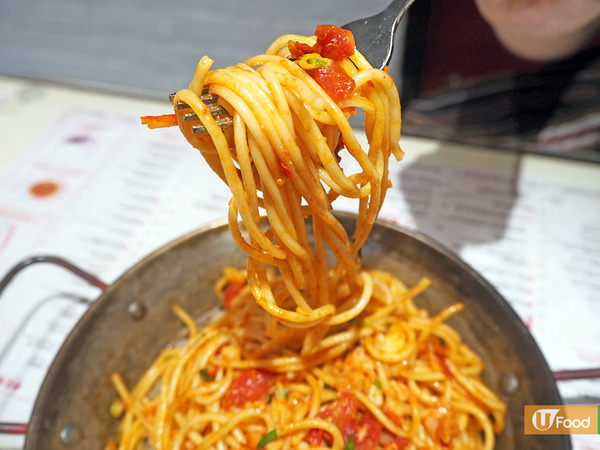 銅鑼灣懷舊冰室歎港式美食　火腿爆蛋菠蘿包／椒鹽燒賣