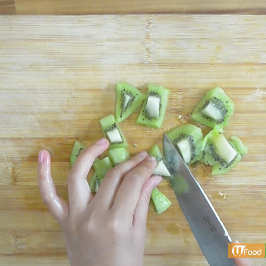 【夏日食譜】夏日簡單冰涼排毒特飲  奇異蘋果沙冰 