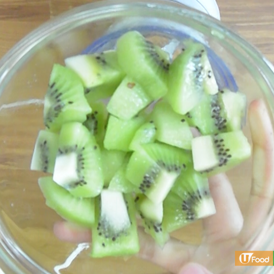 【夏日食譜】夏日簡單冰涼排毒特飲  奇異蘋果沙冰 