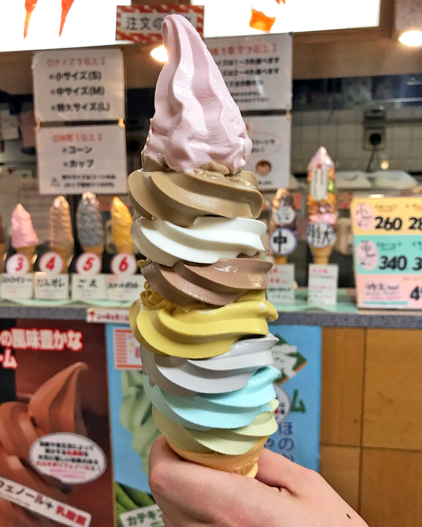 【日本美食】日本東京人氣40cm巨型彩虹雪糕 一次嘆勻8款口味