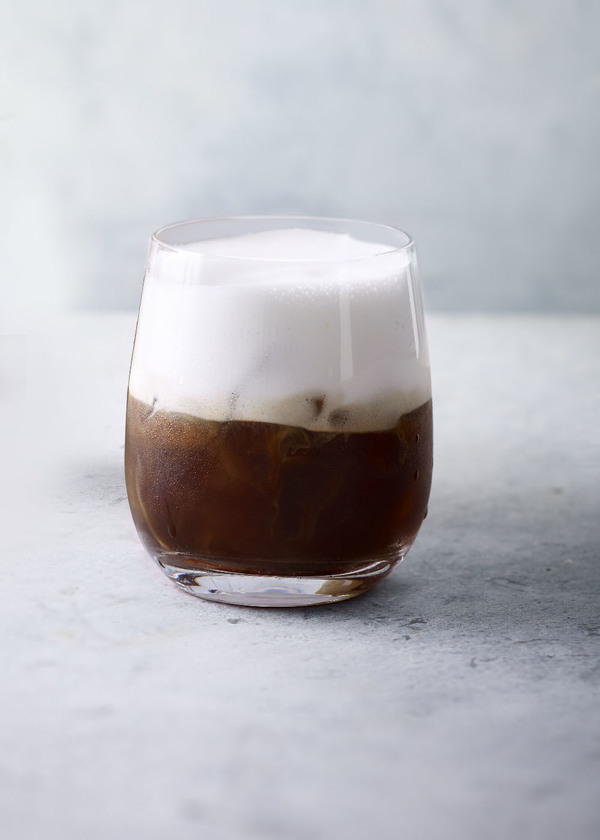 Starbucks推出夢幻星空月餅禮盒  全新鮮奶泡沫咖啡系列登場