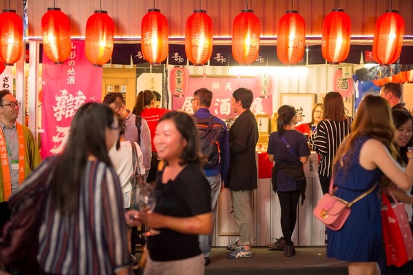 【Wine and Dine 2018】第十屆香港美酒佳餚巡禮10月開幕  450個美食美酒攤位