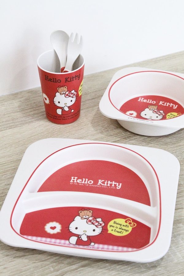 台灣麵包店有得換 精美實用Hello Kitty廚具