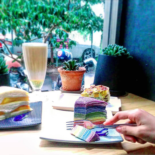 【台灣Cafe】台灣小清新簡約Cafe 48層夢幻彩虹千層蛋糕