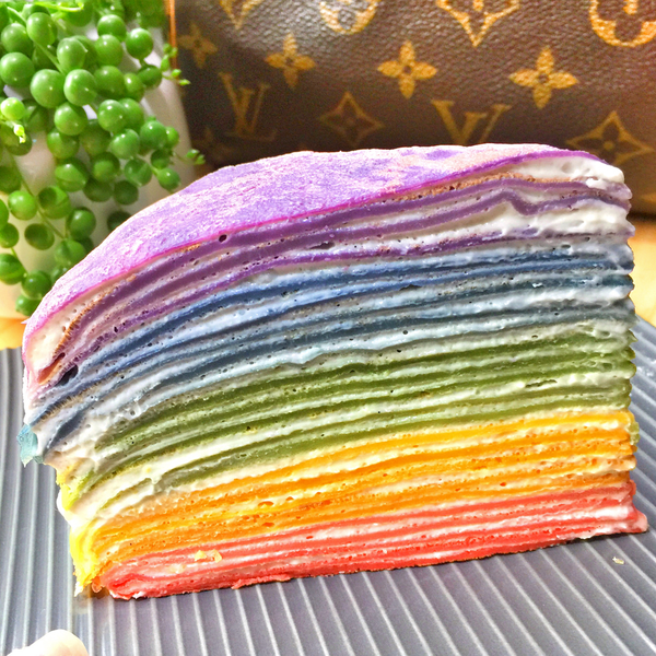 【台灣Cafe】台灣小清新簡約Cafe　48層夢幻彩虹千層蛋糕