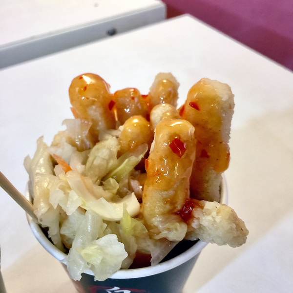 【台灣美食】台灣士林夜市大熱掃街小食　香脆惹味芝士／酸辣臭豆腐薯條