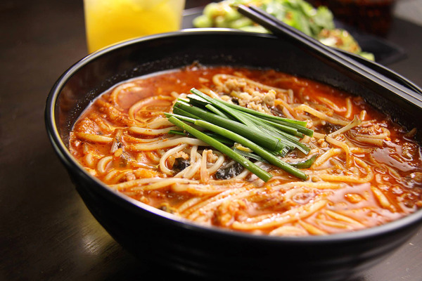 【酸辣米線】旺角抵食大份酸辣米線/麻辣米線 米線可自選硬度