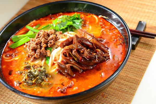 【酸辣米線】旺角抵食大份酸辣米線／麻辣米線　米線可自選硬度