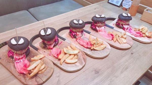 【日本美食】日本海灘主題咖啡店Hanao Cafe 招牌12層彩虹鬆餅 
