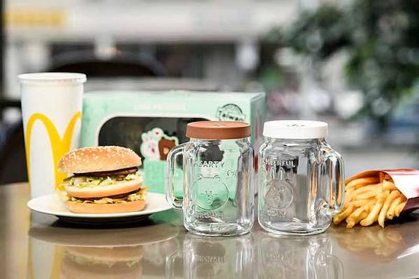 【台灣美食】台灣McDonald's麥當勞xLine Friends 推出熊大／兔兔玻璃杯