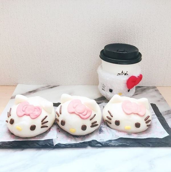 【日本美食】日本LAWSON便利店新品 Hello Kitty蘋果吉士包+毛毛杯套