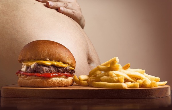 【肥胖】肥人大肚腩特別蠢？研究：肥胖與腦容量有關