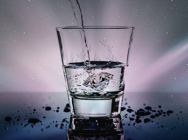 【喝水】每天要喝8杯水？咖啡奶茶也是水？一文睇清每日飲水量