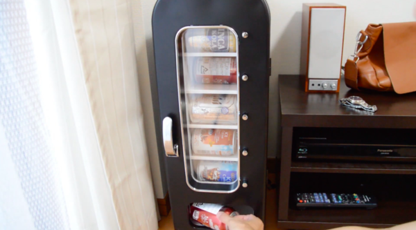 【廚具用品】可樂迷必買！日本熱賣家用迷你汽水機雪櫃  放足10罐汽水任你撳