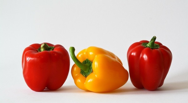 【三色椒】三色椒是同一品種！青椒、紅椒、黃椒、橙椒哪個營養價值最高？