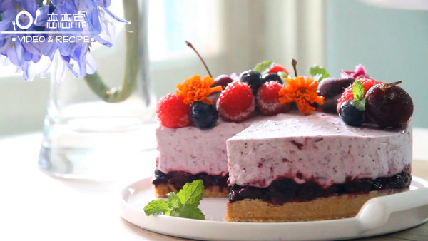 【蛋糕食譜】夏日透心涼甜品食譜　簡易自製莓果雪糕蛋糕
