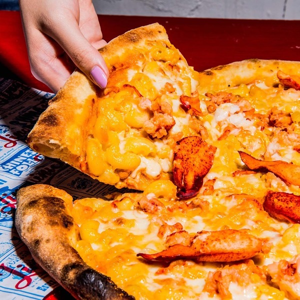 【灣仔美食】芝士通心粉x薄餅！意大利餐廳新推滿瀉芝士龍蝦Mac＆Cheese Pizza