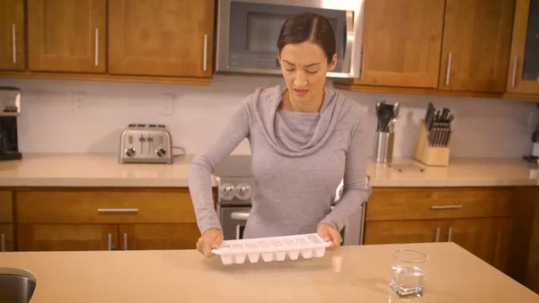 【廚具用品】一次製作40粒冰塊！製冰＋汽水雪糕保冷  美國矽膠製冰神器