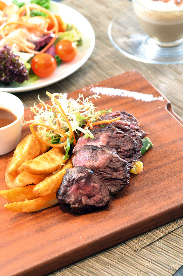 悦品酒店˙荃灣The Platter 矜貴用料半自助晚餐買二送一優惠