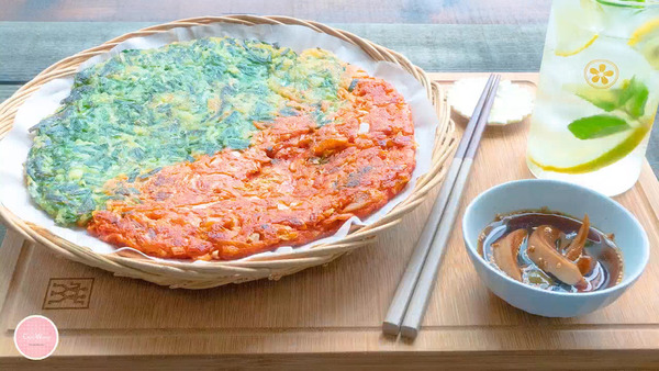 【韓式食譜】韓劇必出現！3步簡易完成韓國傳統美食  泡菜韭菜雙色煎餅