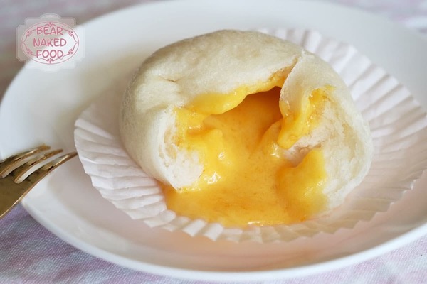 【包點食譜】自製中式點心奶黃流沙包　咬開流出香甜奶黃餡！