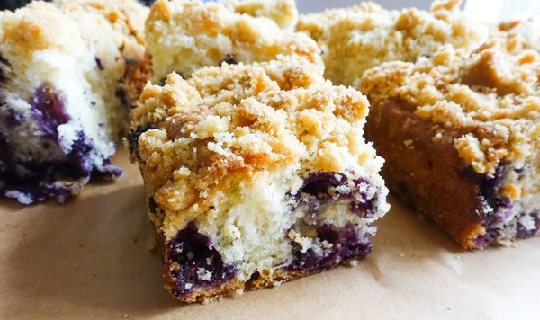 【蛋糕食譜】簡單易整！雙重口感蛋糕食譜　藍莓金寶蛋糕