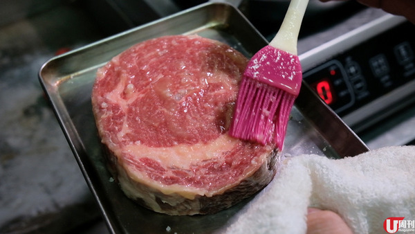 【灣仔美食】$298 黑安格斯牛扒餐  任食薯條麵包沙律