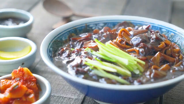 【韓式食譜】簡單3步自家製還原韓國國民美食！　香濃韓式炸醬麵